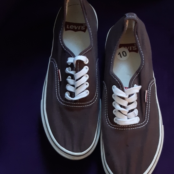 levi tennis shoes